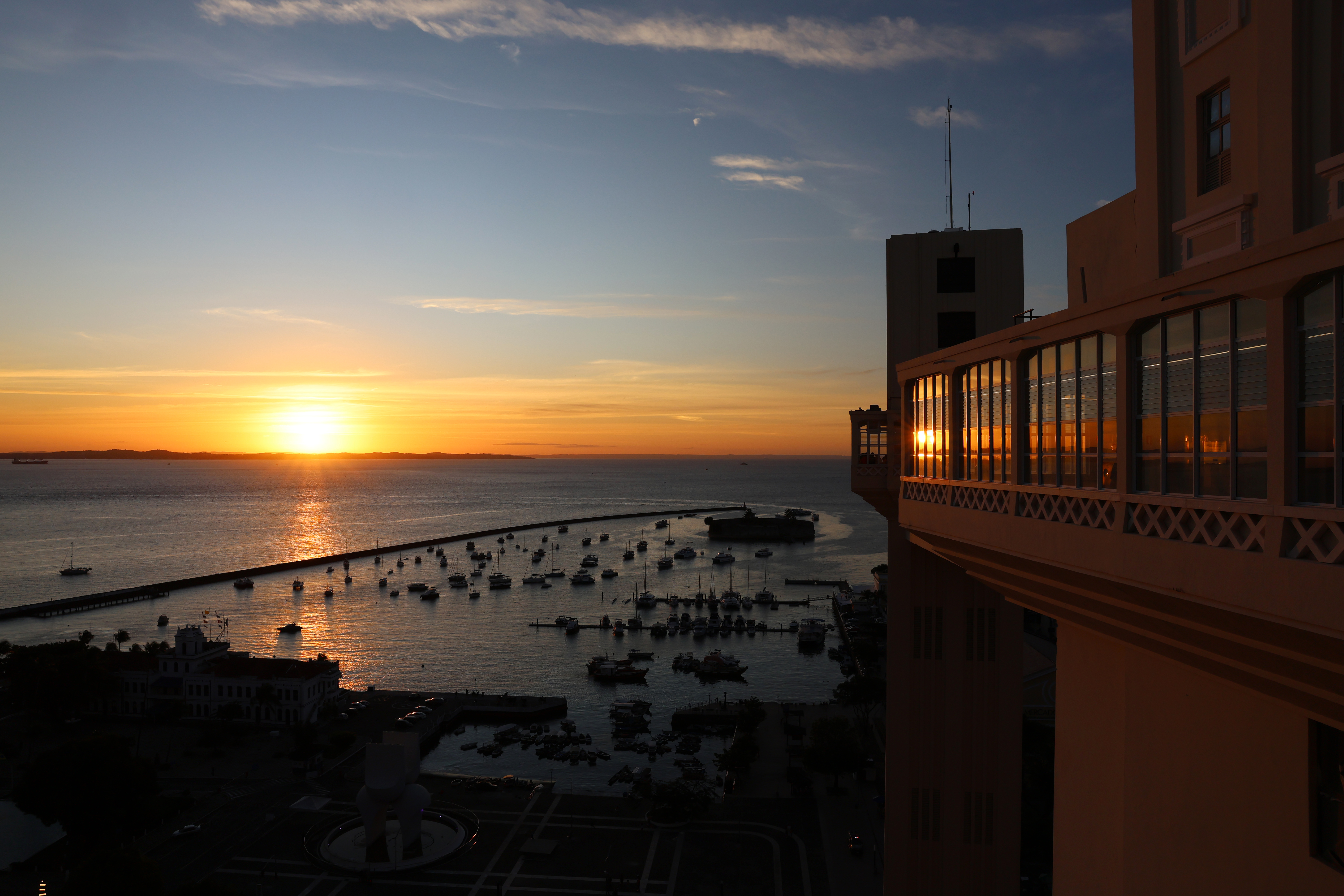 Pôr do sol na Baía de Todos os Santos